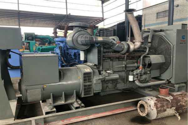 南昌昊昊零售品牌策划有限公司讲述：柴油发电机组怎么接电